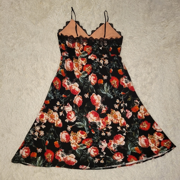 Foxiedox Autumnal Dress - Picture 7 of 16